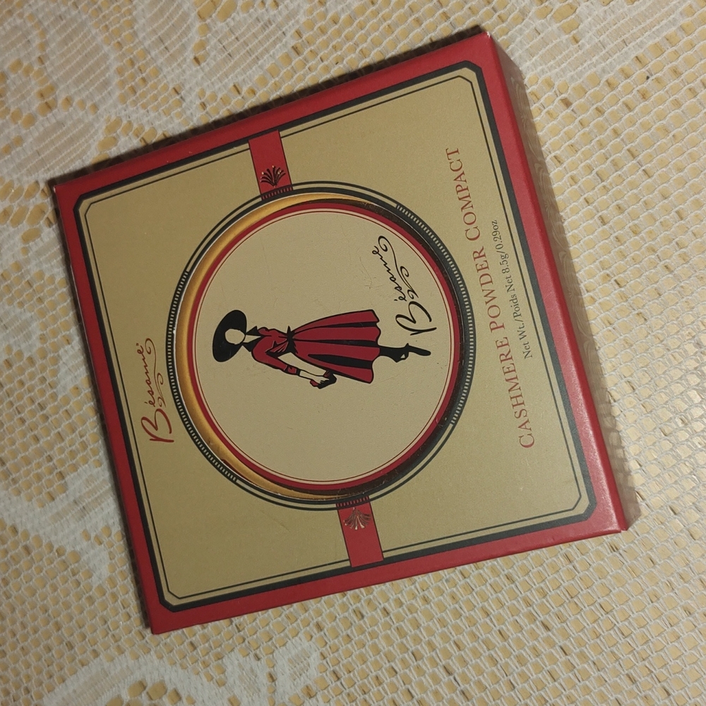 Bésame Cashmere Powder Compact